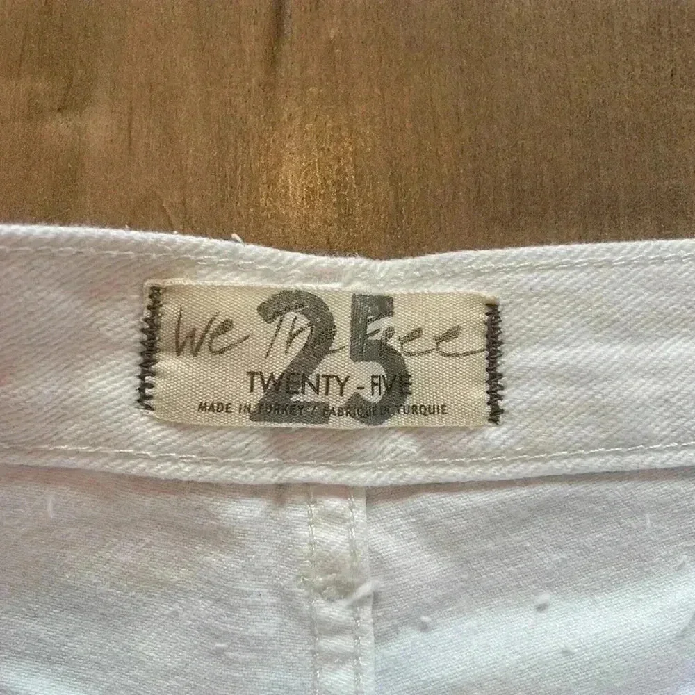 NWT Free People Maggie Optic White Distressed Denim Cut-Off Shorts